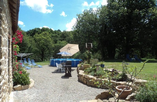 Camors Cottage | NEW management 2025. Homely detached cottage 1 acre of private garden with pool.