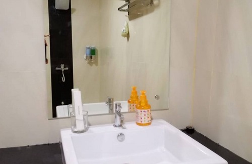 Telukbakau Bed & Breakfast | New Marjoly Beach & Resort