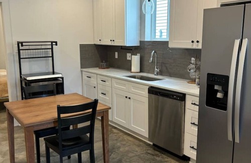 Lafayette House | NEW-Marsh House-King Bed-Fast WiFi-Nespresso-Cozy