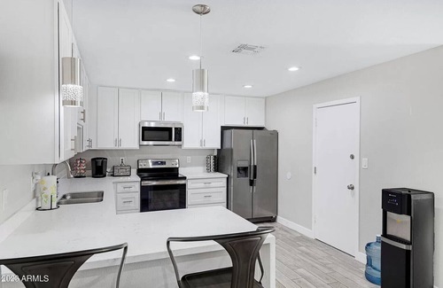 Tempe House | ♡NEW♡ MCCLINTOCK MODERN WITH LARGE BACK YARD AND POOL