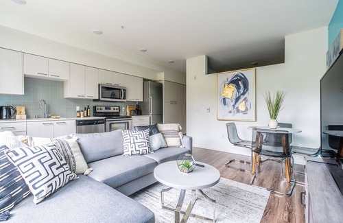 Mercer Island Apartment | NEW! Mercer Island 1 BR 4| FastWifi&Gym