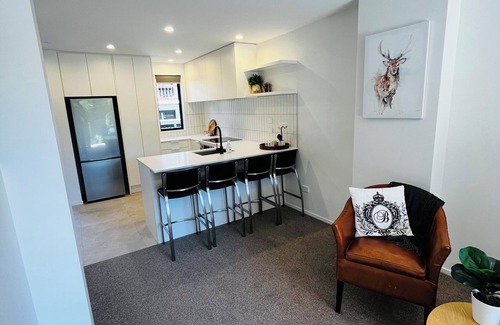 Merivale House | New Merivale townhouse, centrally located by Hagley Park and City.
