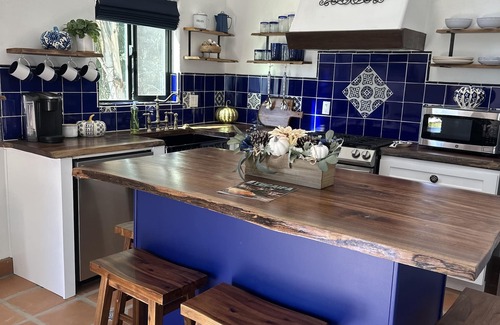 Yucaipa House | New Mexican casita! Minutes from Oak Glen, fishing, hiking, parks, casinos& Mt.