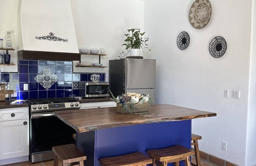 Yucaipa House | New Mexican casita! Minutes from Oak Glen, fishing, hiking, parks, casinos& Mt.