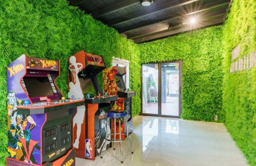 Coral Way Apartment | New Miami & Calle Ocho Home with Arcade!