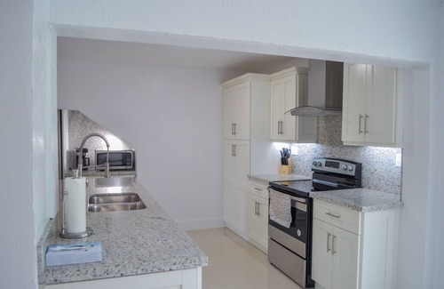 Cutler Bay House | New Miami Townhouse On Lake For Families FU 3Bd/2Bth/5 Persons