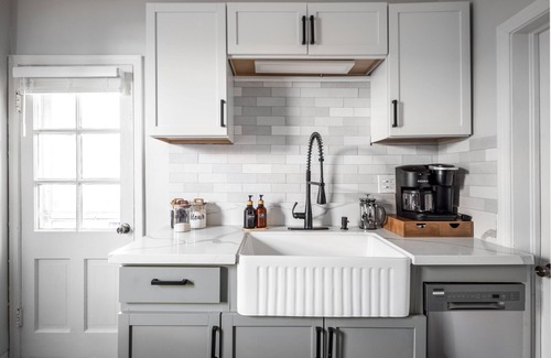 University Circle Apartment | NEW! Mid-Century Modern Retreat in Little Italy near CWRU and Cleveland Clinic