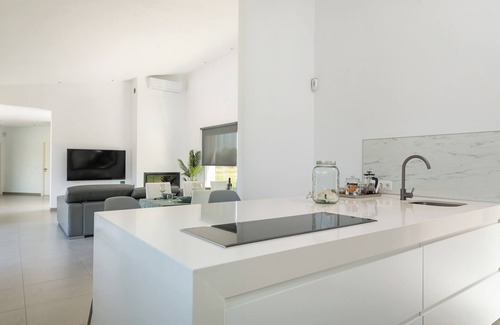 Montroi Villa | NEW Minimalist H.free Air Conditioning/wifi. Impressive Views of the Tramuntana