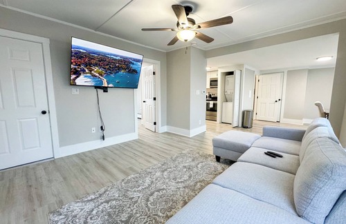 Concord Apartment | NEW - Mins to Manchester/Nashua - Walk to downtown - In-Unit Washer/Dryer