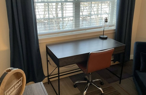 Suncook Apartment | NEW - Mins to Manchester /Concord - Riverfront - Pet Friendly - Yard Space - Mtn