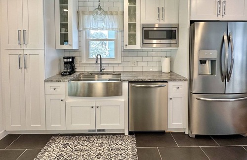 Richfield House | NEW! Minutes from Mall of America, MSP airport, zoo, Minneapolis and St Paul