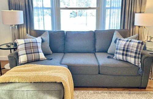Richfield House | NEW! Minutes from Mall of America, MSP airport, zoo, Minneapolis and St Paul