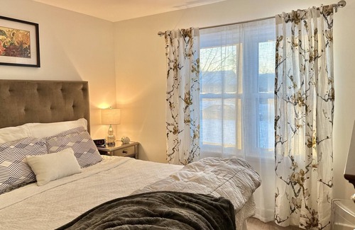 Richfield House | NEW! Minutes from Mall of America, MSP airport, zoo, Minneapolis and St Paul