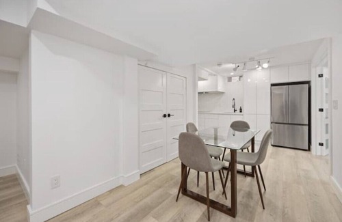 Whitby Apartment | New Modern 2BR, Back Garden: Near Plazas, River, Parks! Whitby