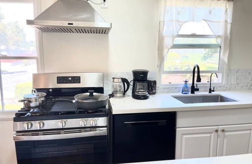 Monterey Park House | New Modern 3 Bedroom 2 Bath House near Downtown LA