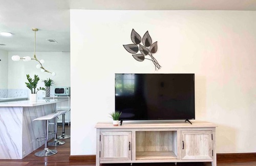 Monterey Park House | New Modern 3 Bedroom 2 Bath House near Downtown LA