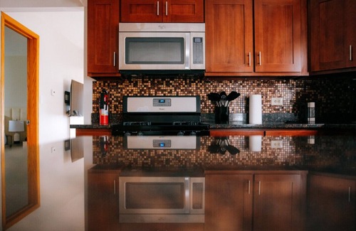 Dunning Apartment | New Modern 3BR, Gym, Workspace, Quiet Location