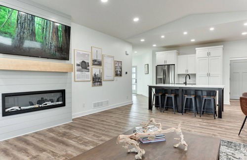 Jefferson House | New Modern 4 Bedroom Home, Perfect for Families