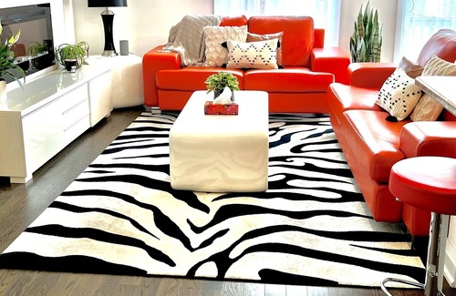 Hamilton House | New, Modern and Trendy Fully-Equipped End-Unit Townhouse