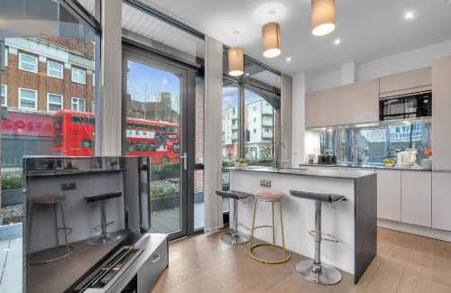 Yiewsley Apartment | New Modern Apartment near Heathrow Airport