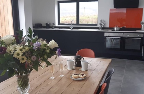 Dunsford House | New Modern Barn surrounded by Devon countryside