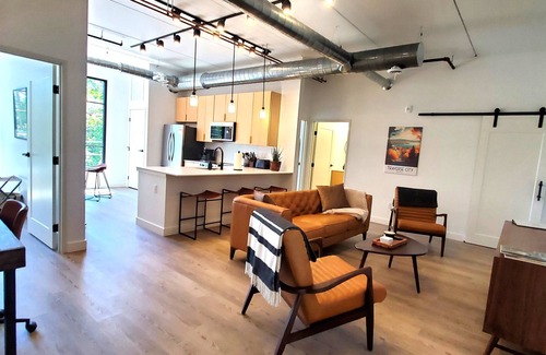 Traverse City Condo | NEW Modern Condo, King Beds, Rooftop Hot Tubs, Near Downtown, Quiet!