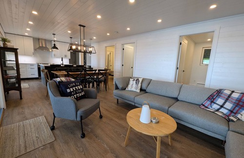 Wollaston Cottage | New Modern Cottage on Wollaston Lake- 4 season