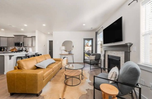 Meridian House | New Modern Cozy Home in Meridian