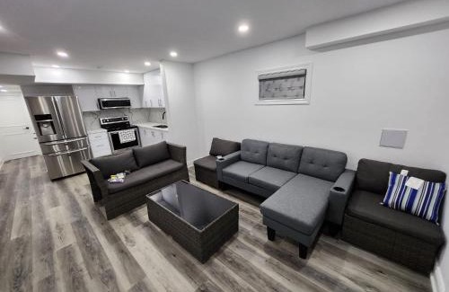 Alcona House | New Modern cozy room in Innisfil