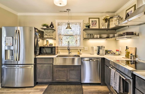 Deltaville Apartment | NEW! Modern Deltaville Suite: Inlet Access On-Site