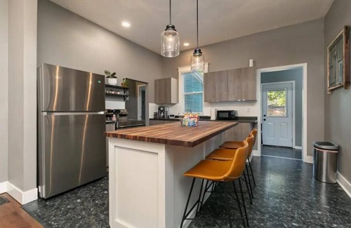 West Central House | New Modern/Downtown/Outdoor Living Spacenn