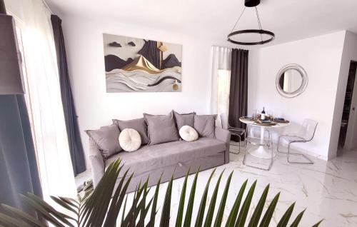 El Madronal Apartment | New Modern Apartment close to the Beach