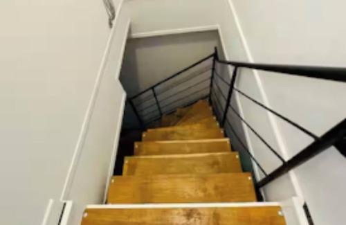 La Ferte-Saint-Cyr Apartment | New, modern, fully-equipped home
