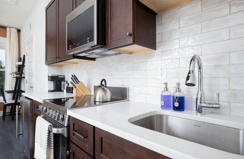 Villa Heights House | ★New Modern Farmhouse Loft in NoDa★ Views/Parking
