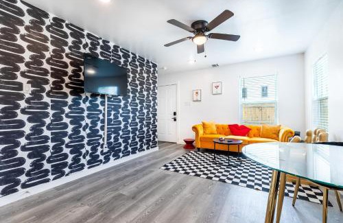 Northeast Houston Apartment | New Modern Gem, Private Master Bedroom, Pet Friendly, Minutes away from Downtown Houston