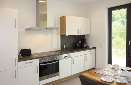 Senhals House | NEW Modern holiday home right on the Moselle, panoramic views, 2 terraces, garden