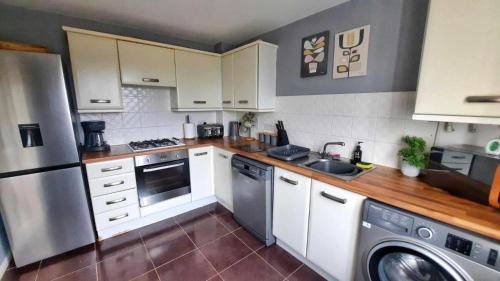 Clearbrook House | New - Modern Home from Home, 3 bedrooms, 2.5 bath
