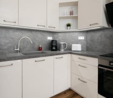 Vrsovice Apartment | New&Modern home in Vibrant area near Centre!