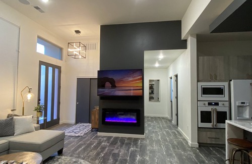 Corrales House | New Modern house- heart of Corrales