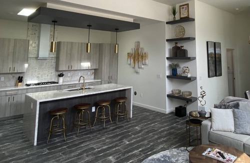 Corrales House | New Modern house- heart of Corrales