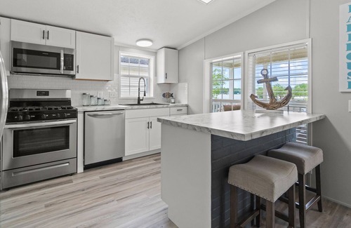 Angola House | New! Modern Luxury Boho Lakehouse 2BR w/Dock Slip