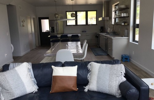 Silverton House | New modern luxury home with incredible views. Closest in town to ohv rd with EV