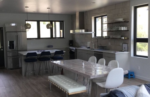 Silverton House | New modern luxury home with incredible views. Closest in town to ohv rd with EV