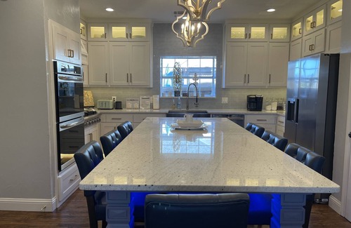 Plano Villa | New Modern Luxury Villa with 5 bedrooms w/three King beds & Heated pool and Spa