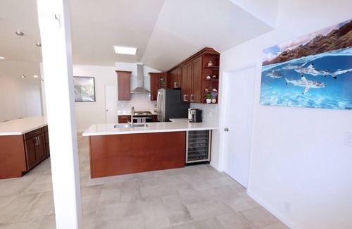 Hawaii Kai House | NEW Modern Marina Front on Hawaii Quay