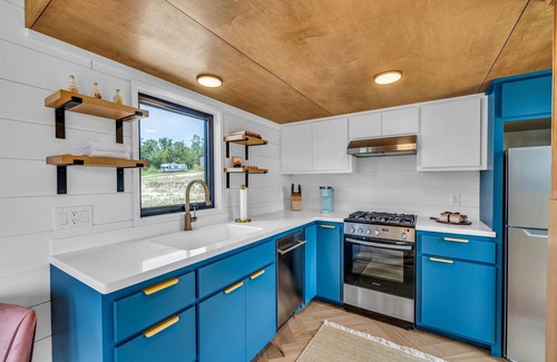 Ooltewah House | New Modern & Private Tiny Home on 21 acres