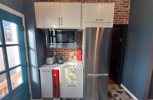 Jersey City Apartment | NEW! Modern Private Entrance, 2BD Apt. Minutes to NYC