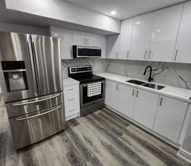 Alcona House | New Modern room in Innisfil