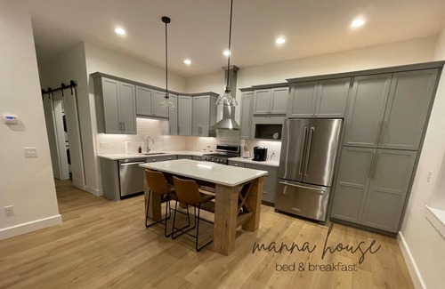 Madisonville Apartment | New modern spacious unit, 5 miles from downtown, quiet country setting!