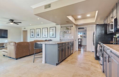Raskin Estates House | NEW! Modern Spacious lux home in Kierland w/pool & hot tub, billiards & arcade